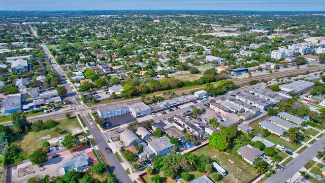 369 SE 2nd Avenue, Delray Beach, FL 33483