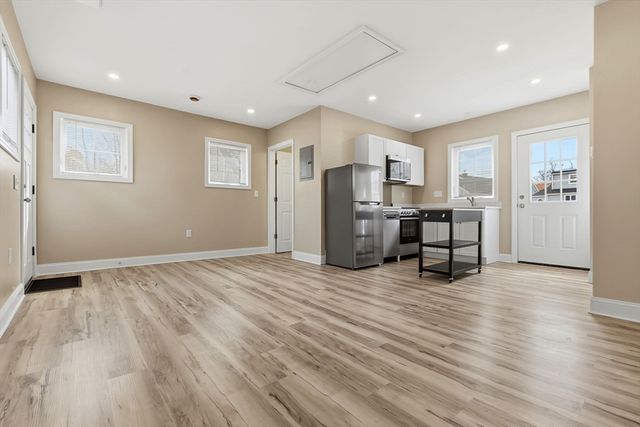 9 Winthrop Ave 3, Beverly, MA 01915