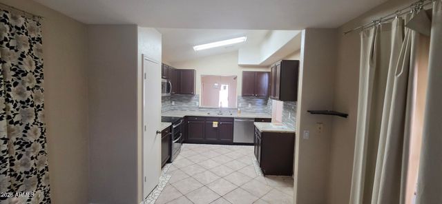 6328 W FLORENCE Avenue, Phoenix, AZ 85043