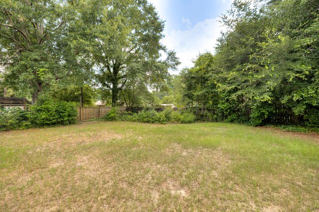 660 Woodside Drive, Manning, SC 29102