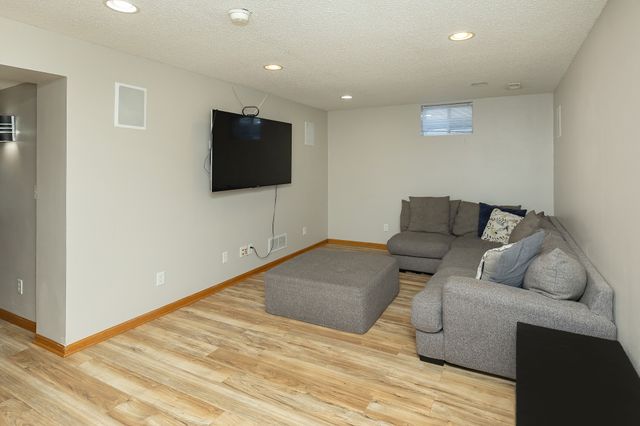 3018 SW Prairie View Road, Ankeny, IA 50023