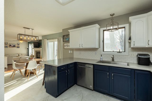 3018 SW Prairie View Road, Ankeny, IA 50023