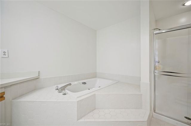 500 Winston Salem Ave Apt 410, Virginia Beach, VA 23451