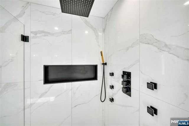 428 6th Street 2, Palisades Park, NJ 07650