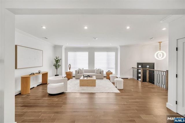 428 6th Street 2, Palisades Park, NJ 07650