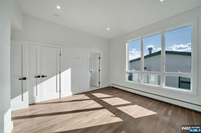 428 6th Street 2, Palisades Park, NJ 07650