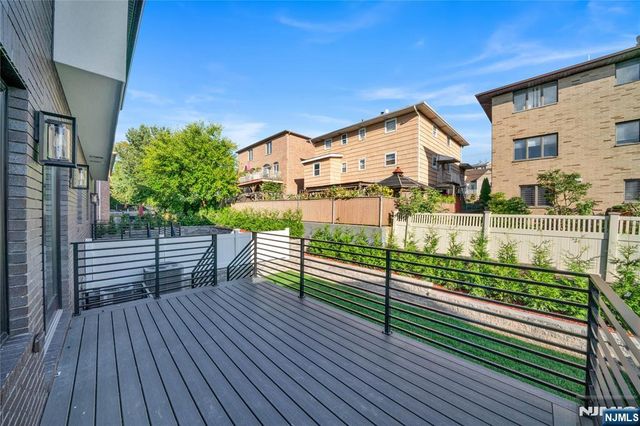428 6th Street 2, Palisades Park, NJ 07650
