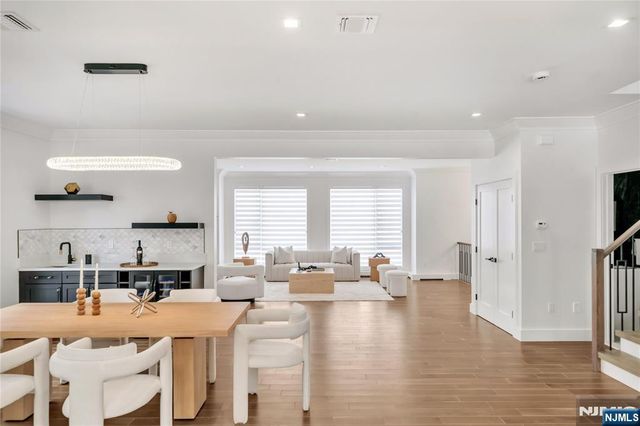 428 6th Street 2, Palisades Park, NJ 07650