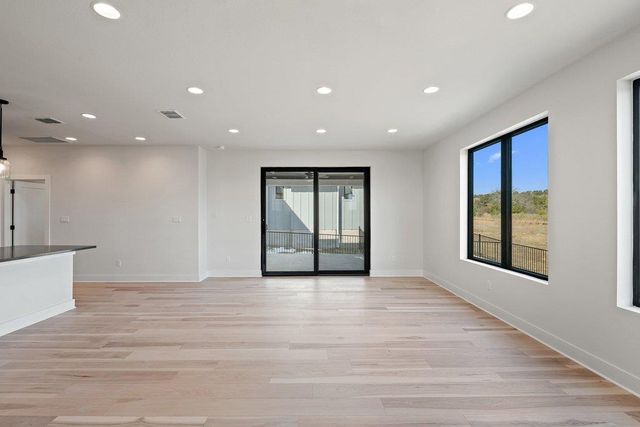 711 N Paleface Ranch RD 8, Spicewood, TX 78669