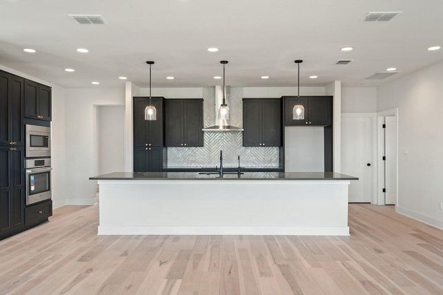 711 N Paleface Ranch RD 8, Spicewood, TX 78669