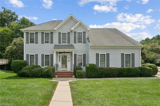 100 Bluffs CIR, Williamsburg, VA 23185