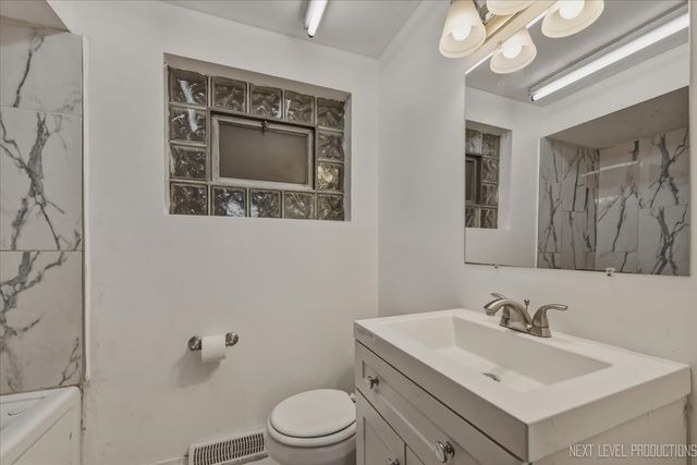 7935 S Blackstone Avenue, Chicago, IL 60619