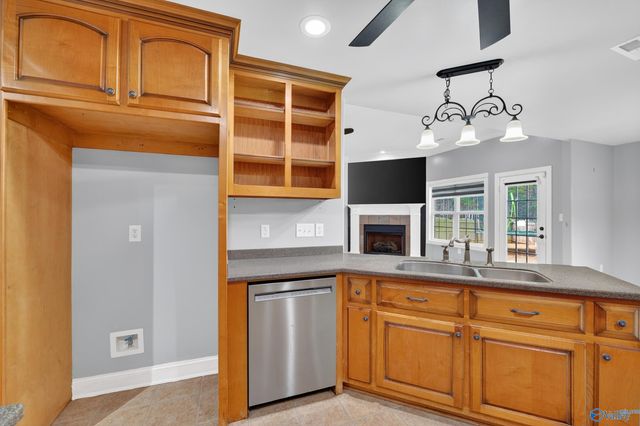 218 Harvest Ridge Drive, Harvest, AL 35749