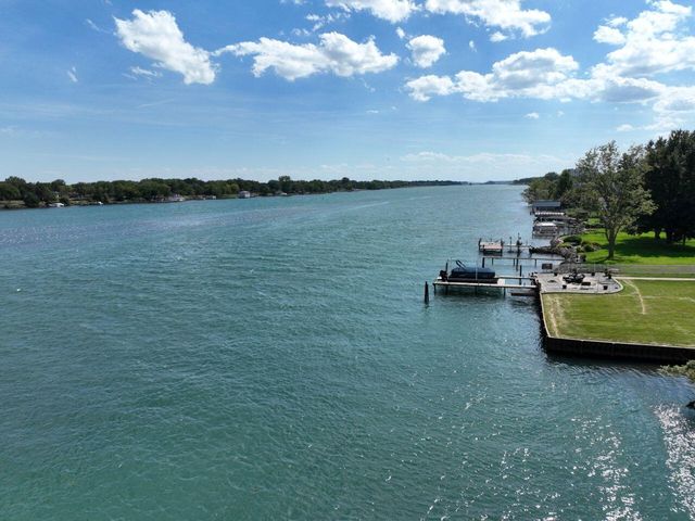 1935 Church Place, Trenton, MI 48183