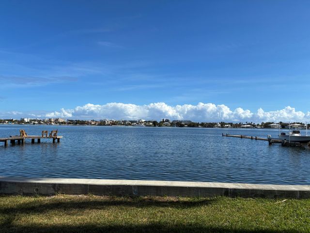 118 N Lakeview Avenue 2, Lantana, FL 33462