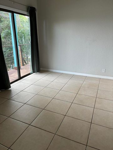 118 N Lakeview Avenue 2, Lantana, FL 33462