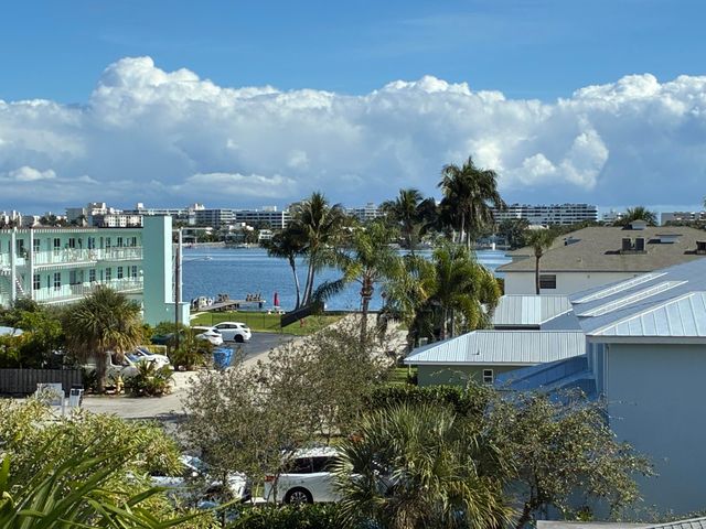 118 N Lakeview Avenue 2, Lantana, FL 33462