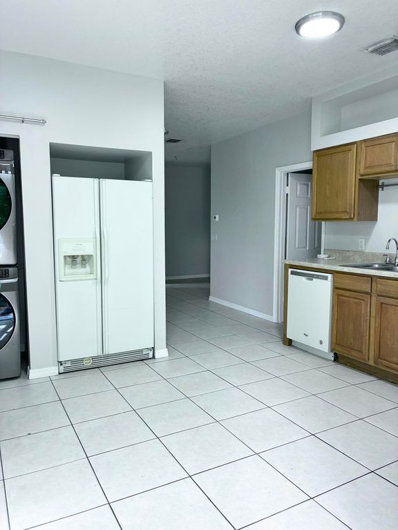 118 N Lakeview Avenue 2, Lantana, FL 33462