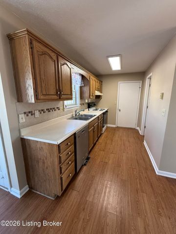 110 Brendenwood Ct, Elizabethtown, KY 42701