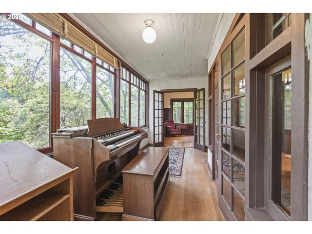 1615 Sw FORD STREET Dr, Portland, OR 97201
