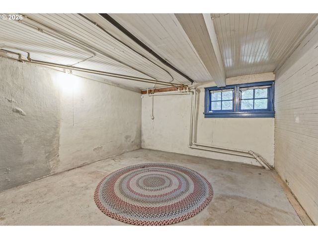 1615 Sw FORD STREET Dr, Portland, OR 97201