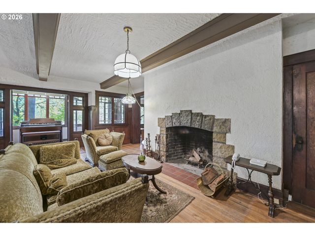 1615 Sw FORD STREET Dr, Portland, OR 97201