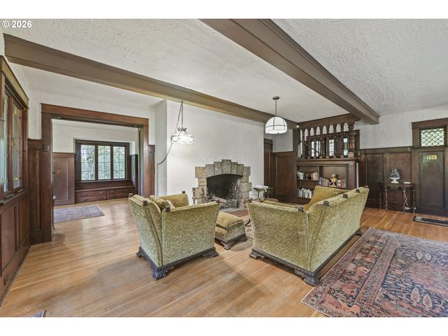 1615 Sw FORD STREET Dr, Portland, OR 97201
