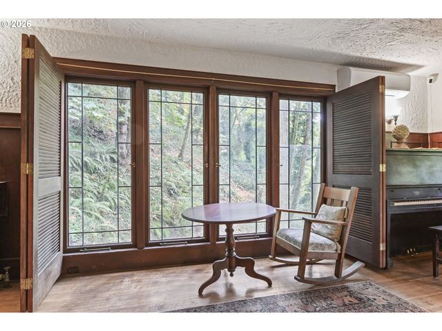 1615 Sw FORD STREET Dr, Portland, OR 97201