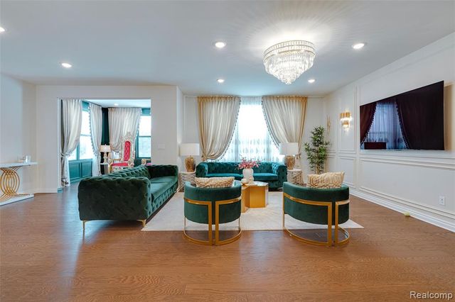 2882 Trillium Hills Drive, Commerce Twp, MI 48382