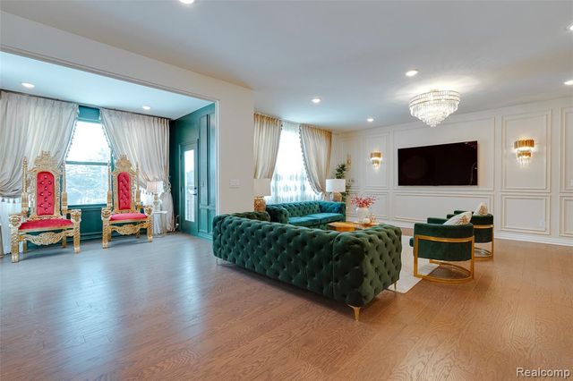 2882 Trillium Hills Drive, Commerce Twp, MI 48382