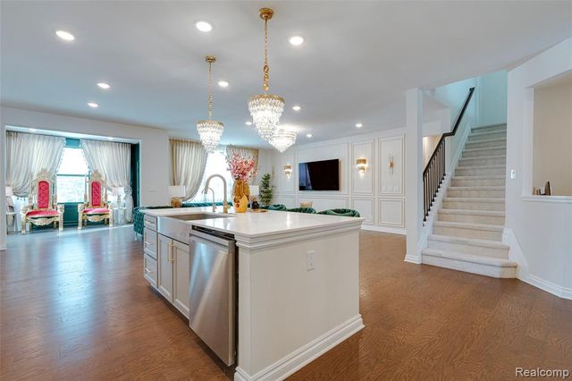 2882 Trillium Hills Drive, Commerce Twp, MI 48382