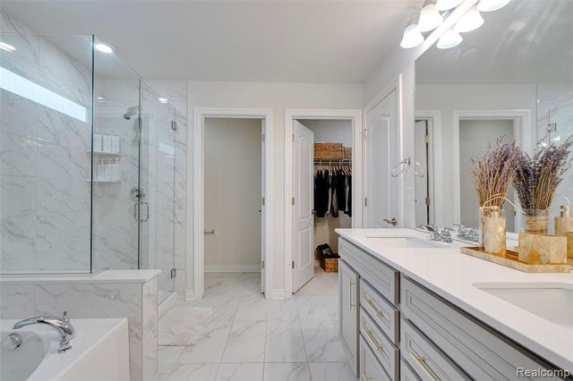 2882 Trillium Hills Drive, Commerce Twp, MI 48382