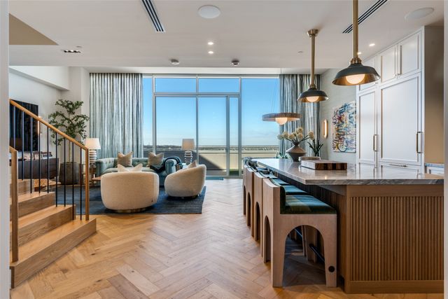 2408 Victory Park Lane 1442, Dallas, TX 75219