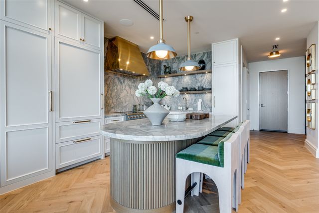 2408 Victory Park Lane 1442, Dallas, TX 75219