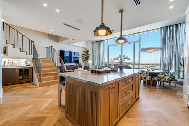 2408 Victory Park Lane 1442, Dallas, TX 75219