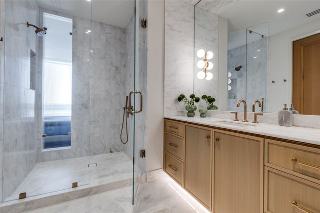 2408 Victory Park Lane 1442, Dallas, TX 75219