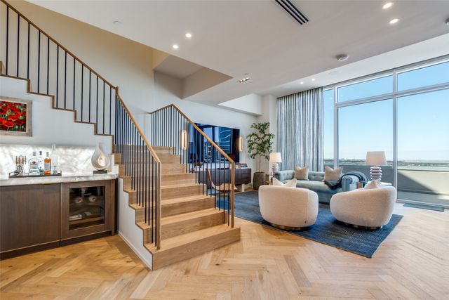 2408 Victory Park Lane 1442, Dallas, TX 75219