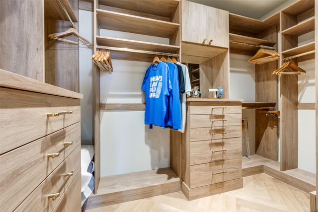 2408 Victory Park Lane 1442, Dallas, TX 75219