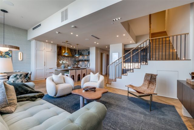 2408 Victory Park Lane 1442, Dallas, TX 75219