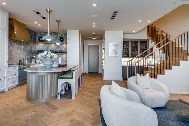 2408 Victory Park Lane 1442, Dallas, TX 75219