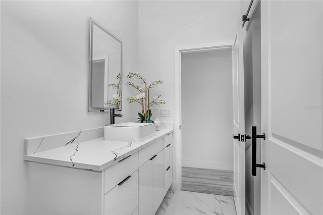 2305 W KENTUCKY AVENUE, Tampa, FL 33607