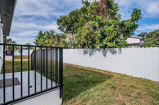 2305 W KENTUCKY AVENUE, Tampa, FL 33607