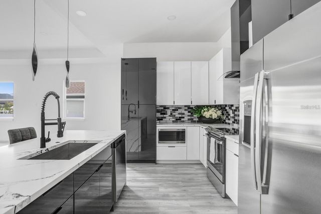 2305 W KENTUCKY AVENUE, Tampa, FL 33607