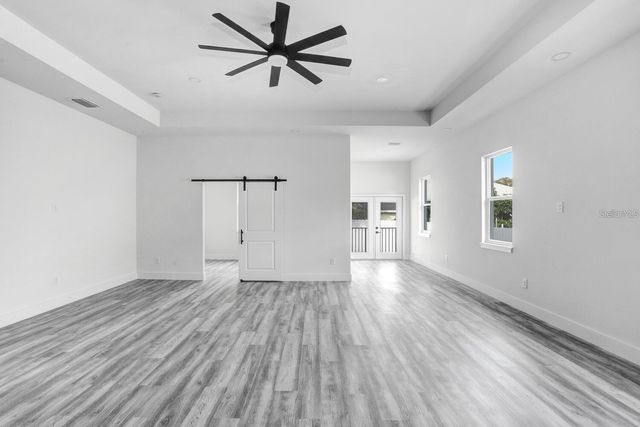 2305 W KENTUCKY AVENUE, Tampa, FL 33607