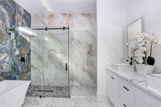 2305 W KENTUCKY AVENUE, Tampa, FL 33607