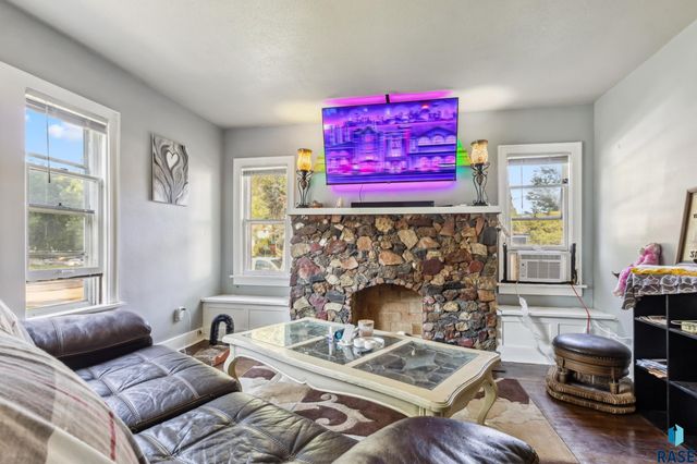 817 W 15th St Street, Sioux Falls, SD 57104