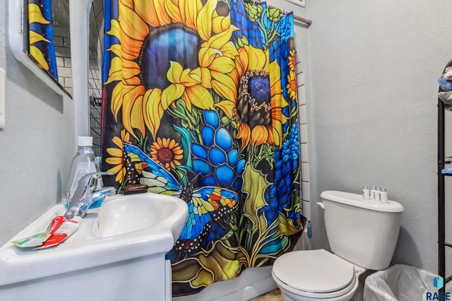 817 W 15th St Street, Sioux Falls, SD 57104