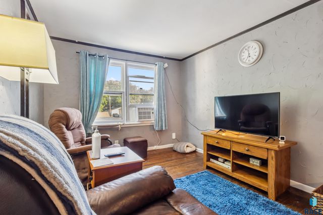 817 W 15th St Street, Sioux Falls, SD 57104