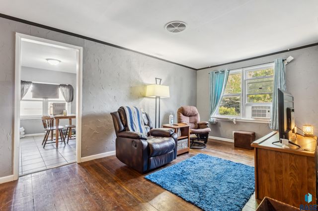 817 W 15th St Street, Sioux Falls, SD 57104