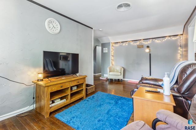 817 W 15th St Street, Sioux Falls, SD 57104